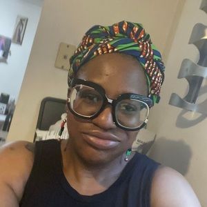 Meet your Posher, Nicole